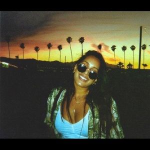 Meet your Posher, Ayesha